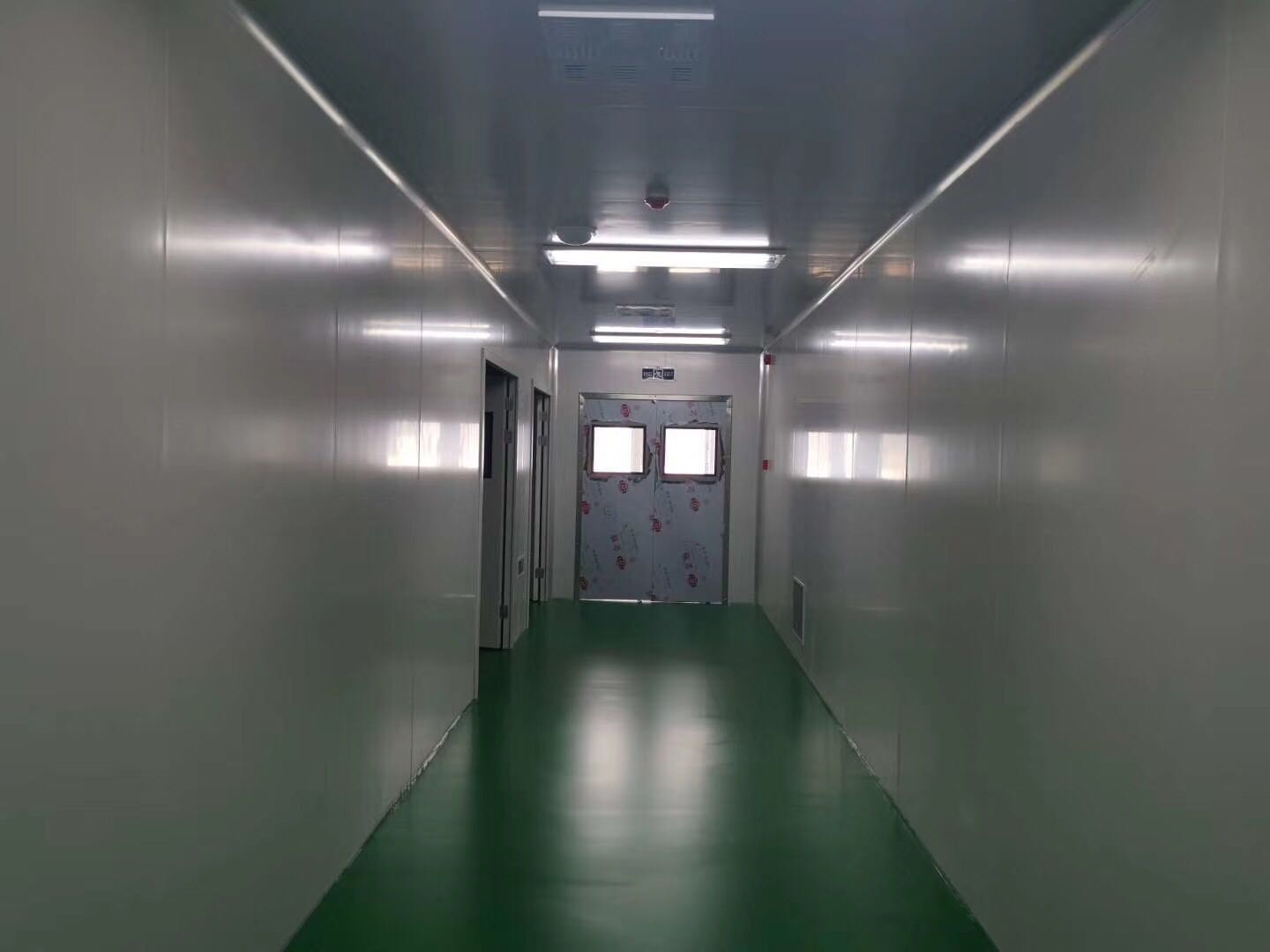 為什么遠大生產的襄陽潔凈板能夠在各個領域得到廣泛應用？